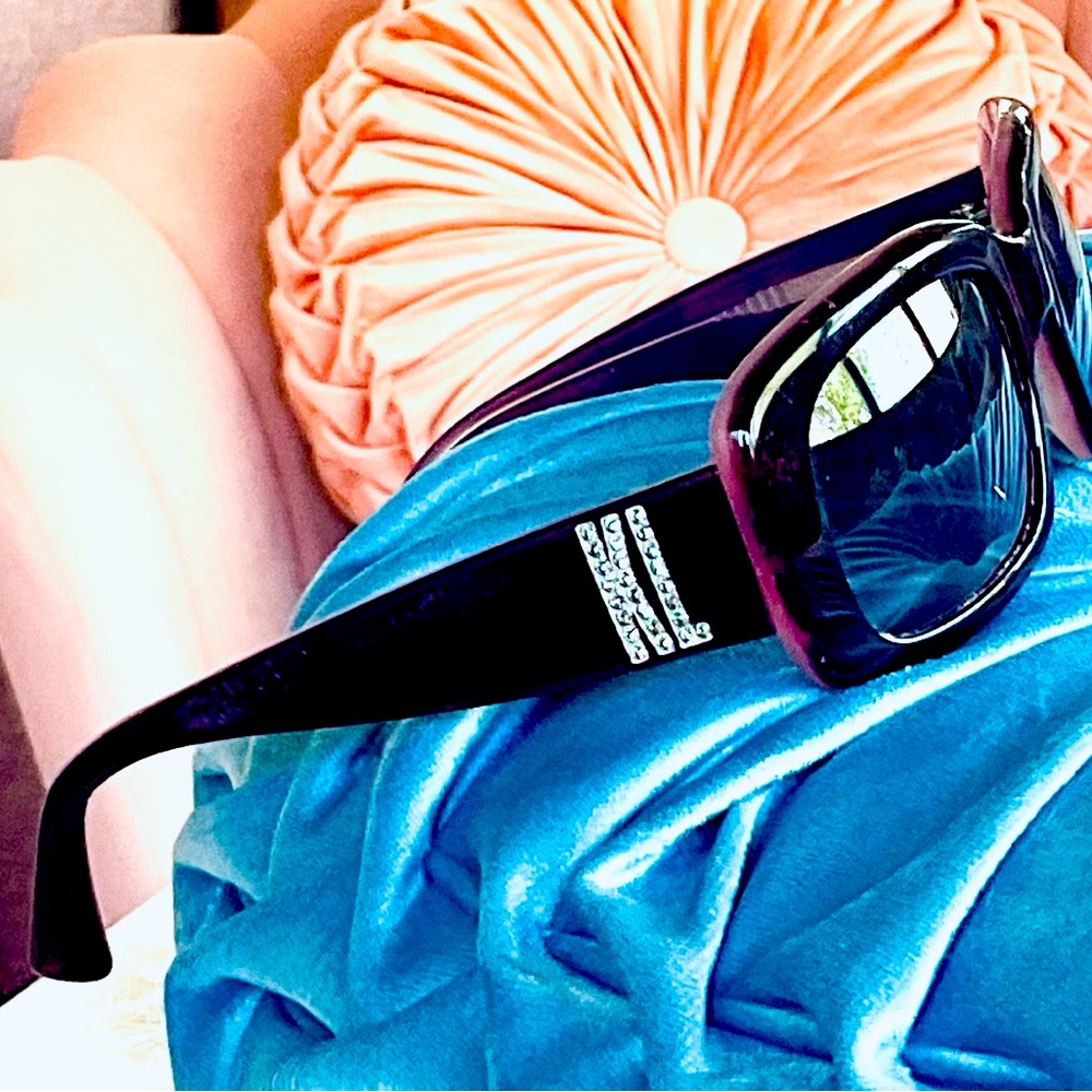 KARL LAGERFELD COLORFUL SUNGLASSES
VINTAGE